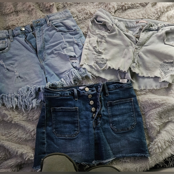 Denim Shorts Bundle of 3 - Vervet, No Boundaries, SO - Sizes L / 11 / 13 - Picture 3 of 9